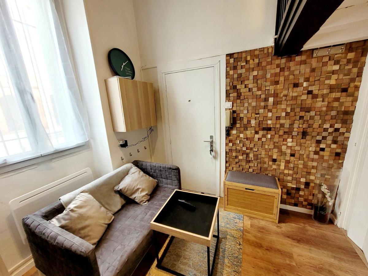 - Basilique St-sernin------- Netflix Apartment *