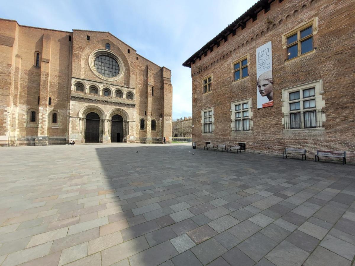 Apartment - Basilique St-sernin------- Netflix
