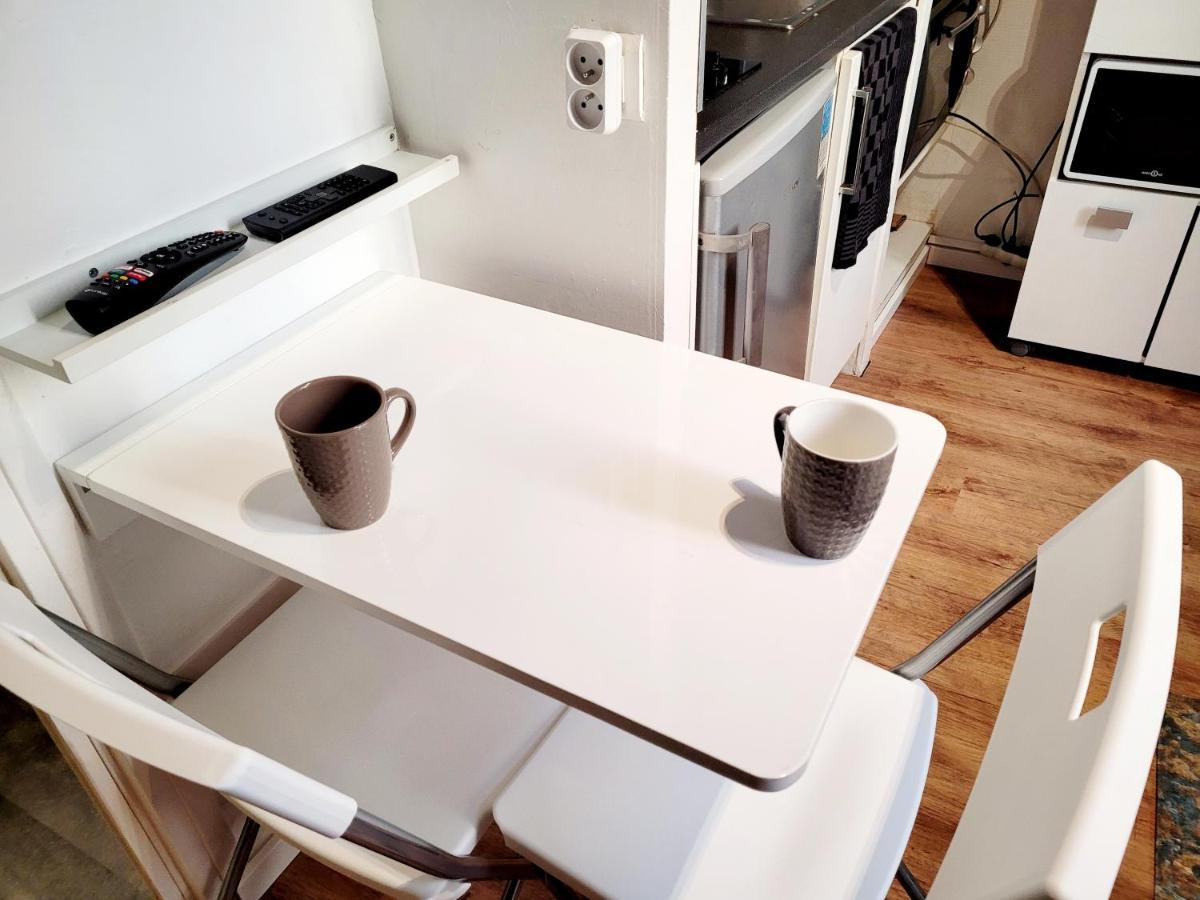 - Basilique St-sernin------- Netflix Apartment